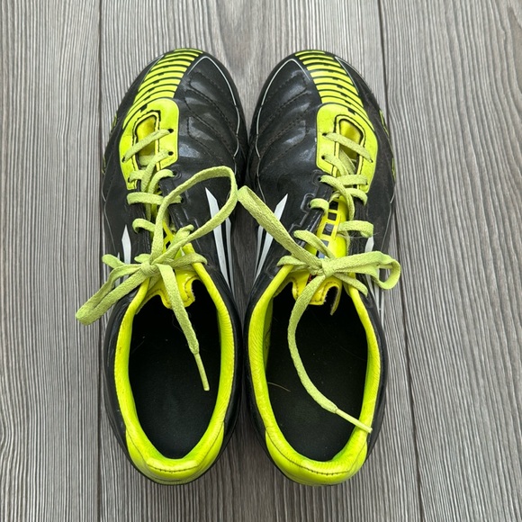 Adidas Traxion F10 Soccer Cleats - Picture 1 of 5